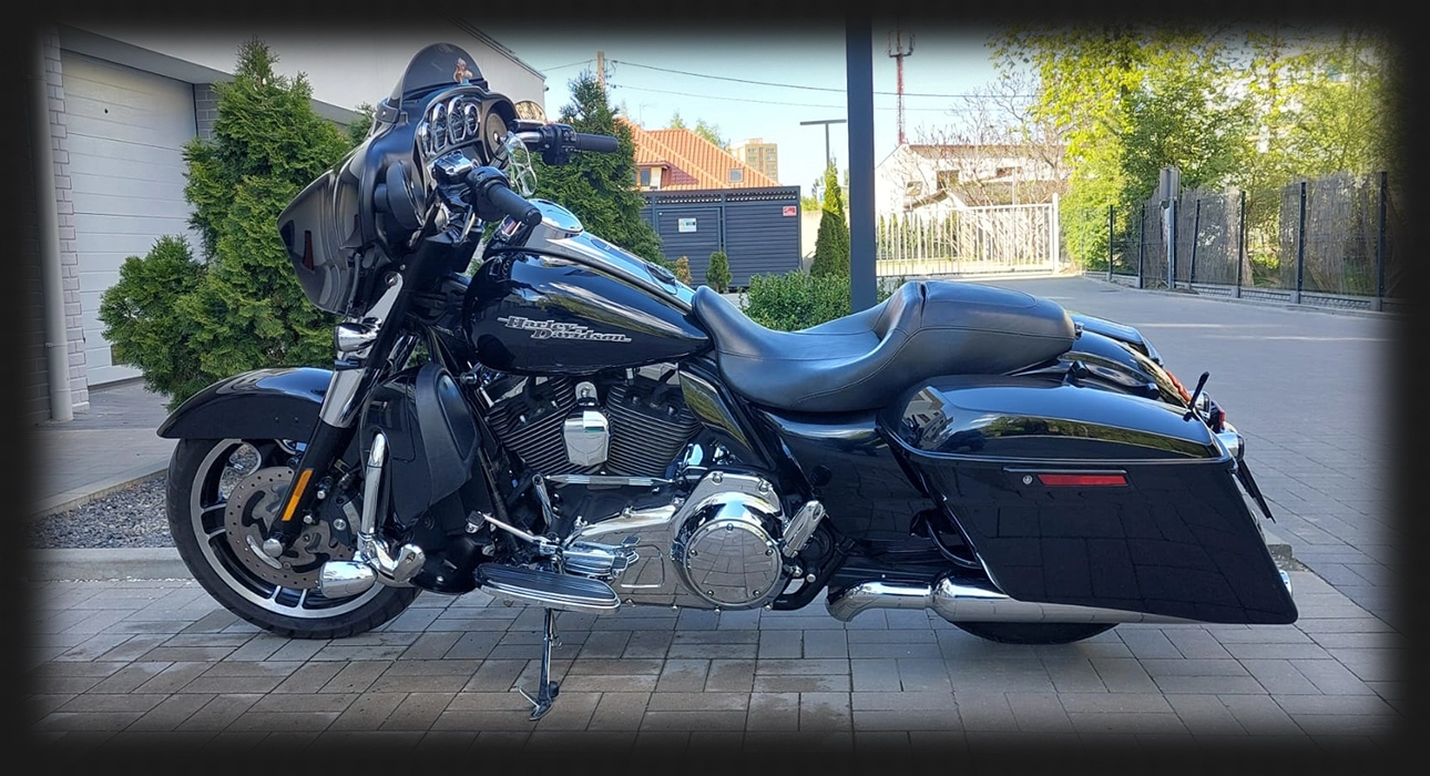 Street Glide z systemem audio od Mefiu Motorcycle Audio